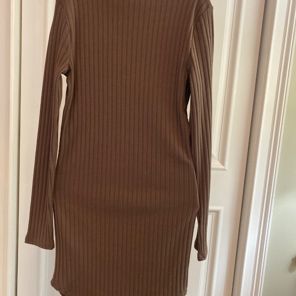 Forever 21 mock neck dress - Picture 4 of 4